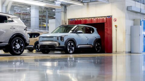 Afbeelding voor Kia geeft nieuwe impuls aan elektrificatie met productiestart van compacte EV2