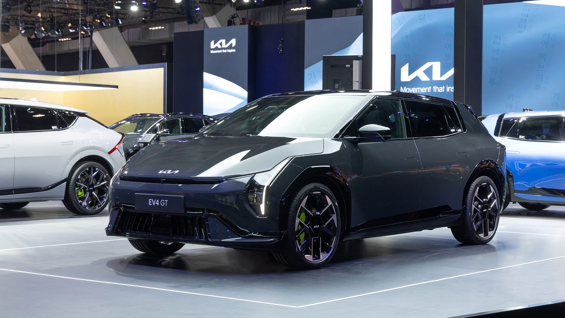 Kia EV4 GT zijaanzicht